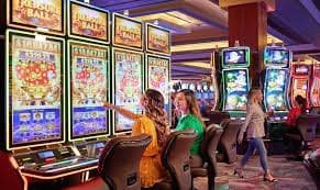 Beragam permainan meja klasik dalam kategori game casino